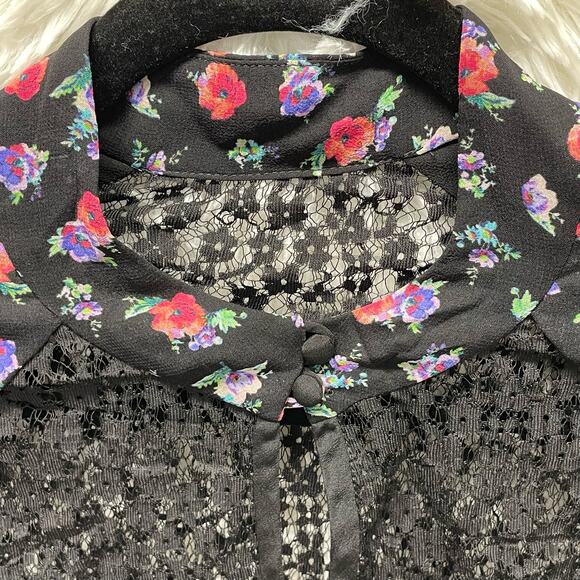 Nanette Lepore Silk Blouse Top Shirt Flutter Sleeve with Lace Floral M - Picture 9 of 9